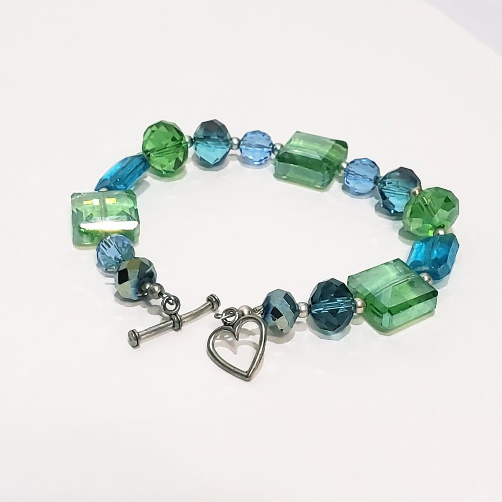 Green & Blue Glass Plastic Toggle Heart Bracelet 8" Square Round